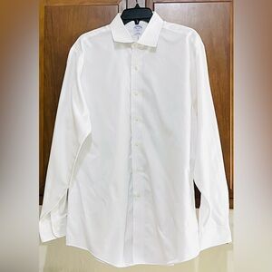 EUC Men’s Brooks Brothers White Dress Shirt.